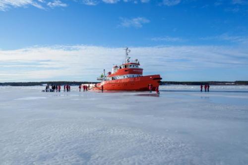 Arctic Explorer - Ice Breaker